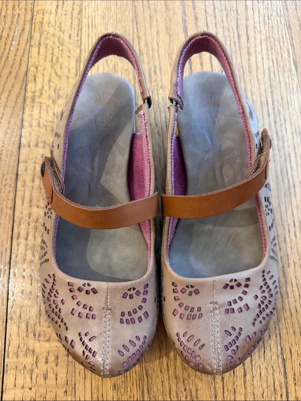 OTBT Beige Slingback Mary Jane Flats with Pink Accents Springfield Size 7.5